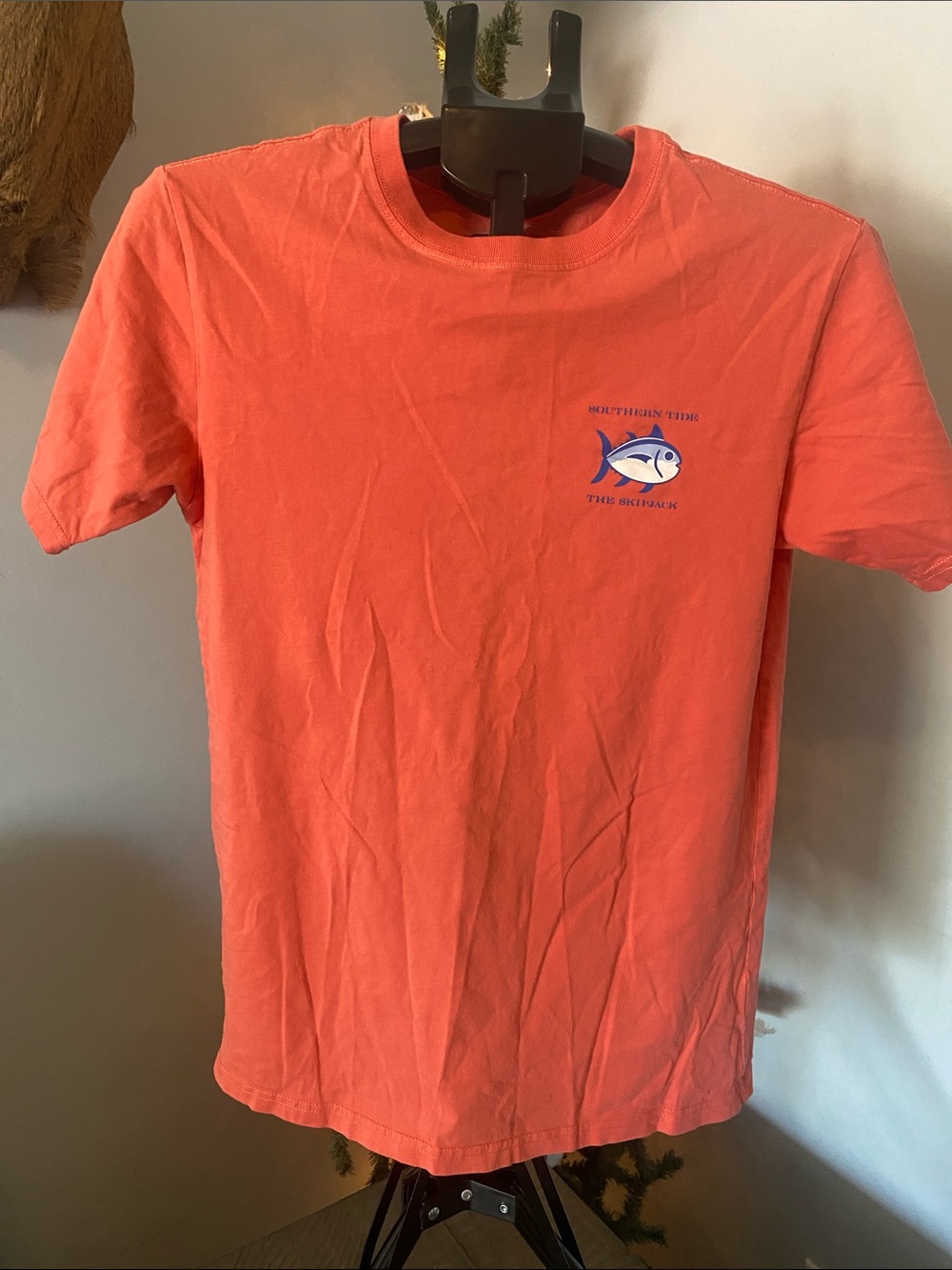Southern Tide Coral Crewneck Tee with Small Fish Graphic